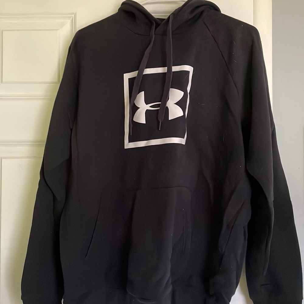Black under armour sweatshirt